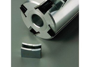 Magnetic aligners for planer knives